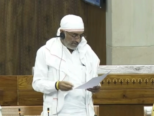 संसद में गूंजी ‘कलम की आवाज, पत्रकार सुरक्षा पर नीति बनाने की मांग लोकसभा में नर्मदापुरम सांसद ने उठाया मुद्दा, बीमा, सुरक्षा और कल्याण सुविधाओं पर दिया जोर 1 Screenshot 2026 03 27 23 47 47 66 6012fa4d4ddec268fc5c7112cbb265e7