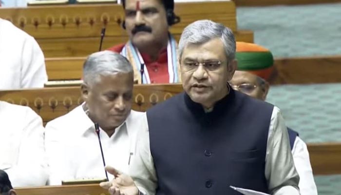 बुलेट ट्रेन से ‘कवच’ तक: रेलवे में तेज़ रफ्तार विकास, संसद में रेल मंत्री अश्विनी वैष्णव का बड़ा अपडेट 1 Untitled 3 copy 9