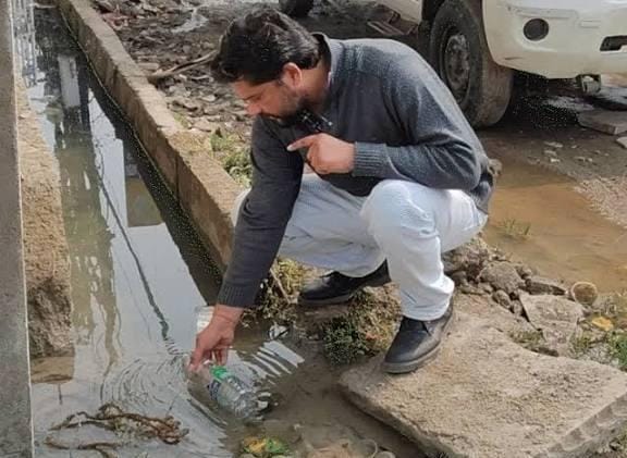 102 नमूने जांचे, 36 लीकेज सुधारे, नालों से गुजरती पाइप लाइनों पर नहीं निगम का ध्यान 1 WhatsApp Image 2026 03 03 at 09.31.27