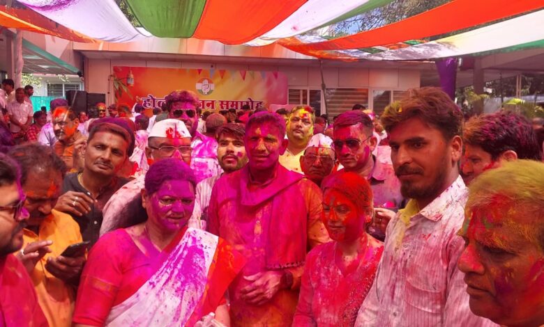 प्रदेश कांग्रेस अध्यक्ष जीतू पटवारी के निवास पर मनाया गया होली मिलन समारोह 1 WhatsApp Image 2026 03 08 at 11.34.20