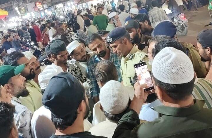 तलैया क्षेत्र में पुलिस कमिश्नर का जनसंवाद, नागरिकों की समस्याएं सुनीं 1 WhatsApp Image 2026 03 15 at 12.40.22