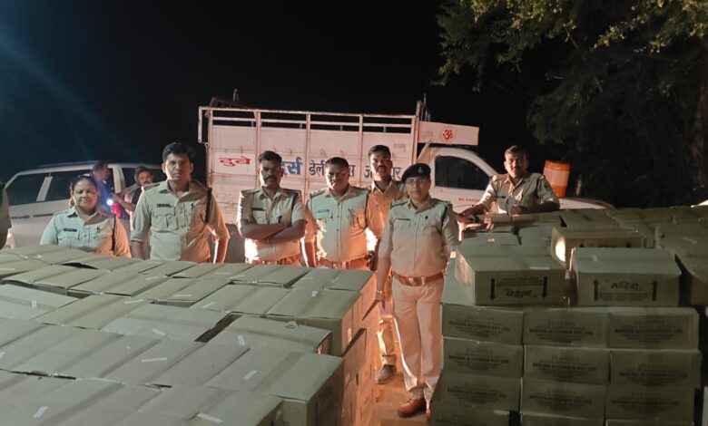 अवैध शराब पर आबकारी विभाग की बड़ी कार्रवाई, लाखों की शराब जब्त, महिला गिरफ्तार 1 WhatsApp Image 2026 03 16 at 2.38.46 PM