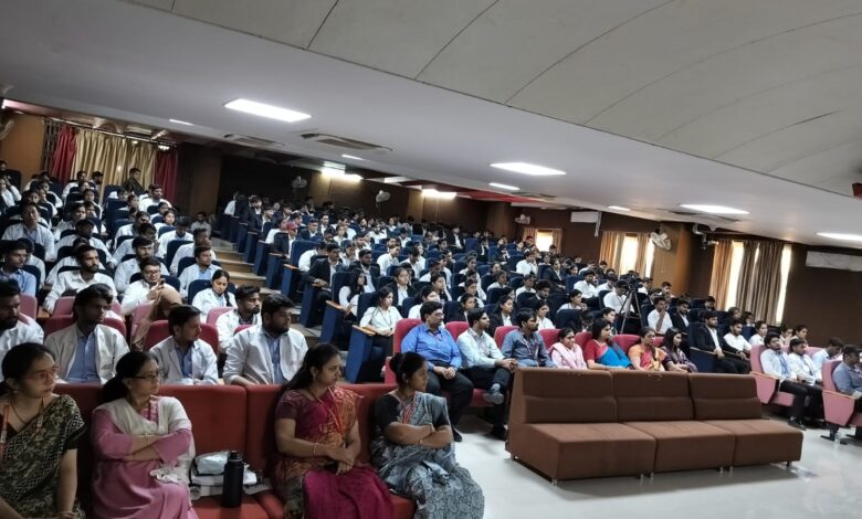 इच्छामृत्यु और आधुनिक विधि पर हुआ व्याख्यान 1 WhatsApp Image 2026 03 26 at 11.55.38