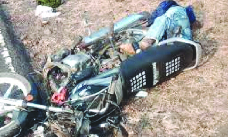 बाइक सवार युवक की सडक़ दुर्घटना में मौत, कटनी-रीठी रोड पर देवगांव तालाब के पास हादसा 1 accident 1