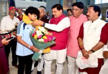मुख्यमंत्री भारतीय महिला क्रिकेट टीम में चयन पर दी बधाई 11 cm criket