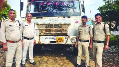 मुरूम का अवैध परिवहन करते हाईवा जब्त, उमरियापान पुलिस ने वाहन चेकिंग के दौरान की कार्रवाई 7 murum