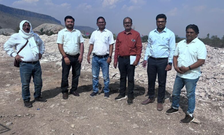 रायल्टी में गड़बड़ी पर खनिज विभाग ने कसा शिकंजा: 1 फ़ोटो न 05 है।