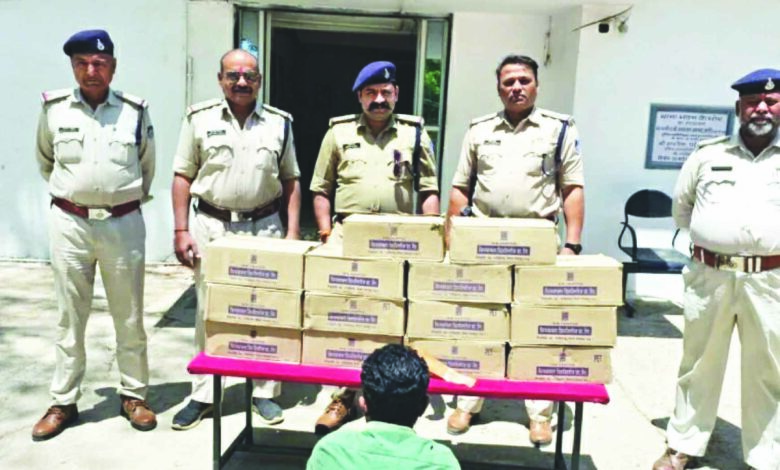 72 हजार की देशी शराब जब्त की पुलिस ने, ऑपरेशन शिकंजा के तहत कैमोर पुलिस की बड़ी कार्रवाई, एक आरोपी गिरफ्तार, एक फरार 1 02 10