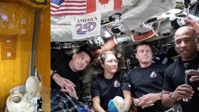 चांद छूकर लौटा इतिहास: NASA के आर्टेमिस-2 मिशन का धमाकेदार स्प्लैशडाउन 7 03 11