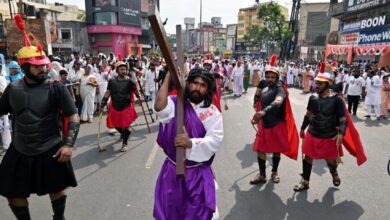 गुड फ्राइडे पर जबलपुर में निकली भावुक क्रूस यात्रा, प्रभु यीशु के बलिदान को किया याद 12 09 1