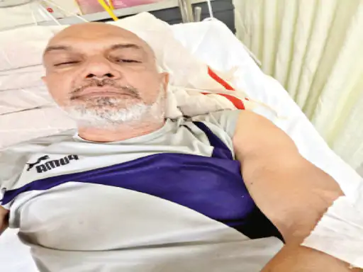 डॉक्टर की आंखों में मिर्च झोंककर 11 तोला सोना लूटा, बदमाशों का अब तक नहीं लगा सुराग 1 DOCTER