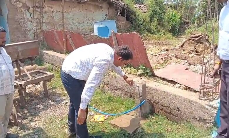 कलेक्टर ने खुद बंद किया बहता नल, हरदी गांव में दिखा संवेदनशील प्रशासन का चेहरा 1 IMG 20260402 WA0014 1
