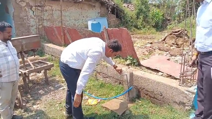 कलेक्टर ने खुद बंद किया बहता नल, हरदी गांव में दिखा संवेदनशील प्रशासन का चेहरा 2 IMG 20260402 WA0014