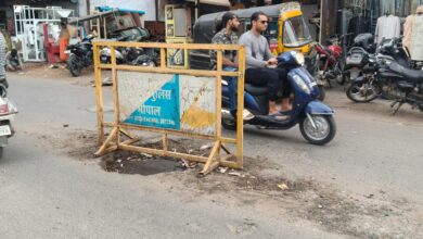 नगर निगम की लापरवाही बनी खतरा चिकलोद रोड पर टूटा चैंबर दे रहा हादसों को न्योता 7 IMG 20260405 WA0007