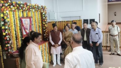 स्वर्गीय यज्ञदत्त शर्मा की जयंती पर विधानसभा में उमड़ा श्रद्धा का सैलाब, विधानसभा अध्यक्ष नरेंद्र सिंह तोमर व मुख्यमंत्री मोहन यादव ने दी भावभीनी श्रद्धांजलि 8 IMG 20260405 WA0010