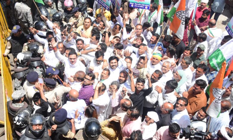 किसानों के मुद्दों पर कांग्रेस का कलेक्ट्रेट घेराव, सरकार पर लापरवाही के आरोप गेहूं खरीदी में देरी से नाराजगी, सीएम के नाम ज्ञापन देकर रखीं प्रमुख मांगें 1 IMG 20260409 WA0055