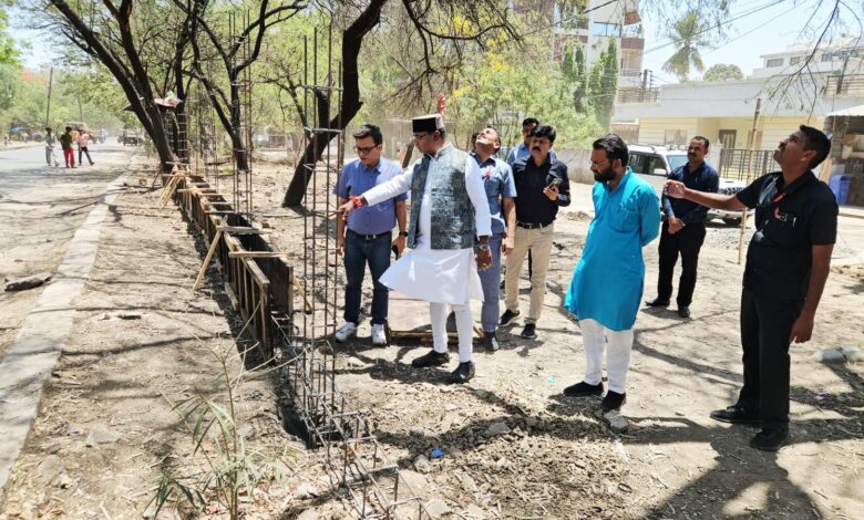 घटिया निर्माण पर मंत्री सारंग का सख्त रुख, निरीक्षण में खुली लापरवाही गौतम नगर में निर्माण कार्यों की गुणवत्ता पर जताई नाराजगी, जिम्मेदार अधिकारियों को लगाई फटकार 1 IMG 20260429 WA0055