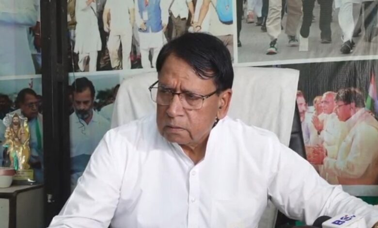 ठेला हटाने की कार्रवाई के बाद युवक ने लगाई आग, पीड़ित परिवार ने पूर्व मंत्री पीसी शर्मा से लगाई न्याय की गुहार 1 Screenshot 2026 04 12 16 04 47 73 6012fa4d4ddec268fc5c7112cbb265e7