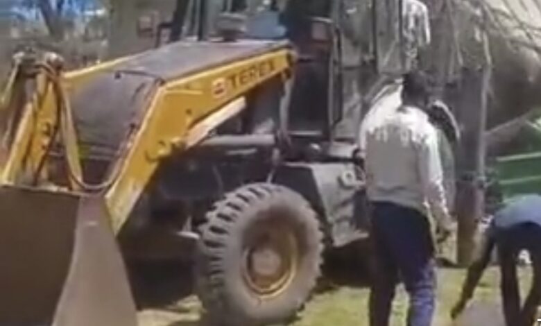 बड़ा तालाब के किनारे अतिक्रमण पर चला प्रशासन का बुलडोजर 1 Screenshot 20260410 135246 Dainik Bhaskar