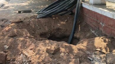 पुराने कंट्रोल रूम के सामने डिवाइडर में एक सप्ताह से खुला पड़ा गड्ढा, पाइप भी बाहर 9 WhatsApp Image 2026 04 15 at 11.25.38