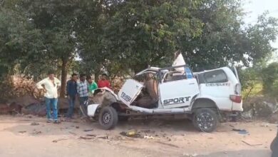 देर रात भीषण सडक़ दुर्घटना,5 लोगों की मौत के बाद गांव में पसरा मातम - विवाह समारोह से लौट रहे लोगो की टवेरा गाड़ी -ट्रैक्टर ट्रॉली से टकराई 6 WhatsApp Image 2026 04 27 at 10.16.57 1