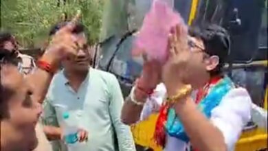 विधानसभा में ट्रैक्टर लेकर पहुँचे विधायक की पुलिस से हुई झड़प 9 WhatsApp Image 2026 04 27 at 13.05.05