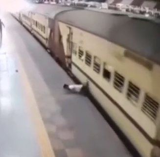 train cuting