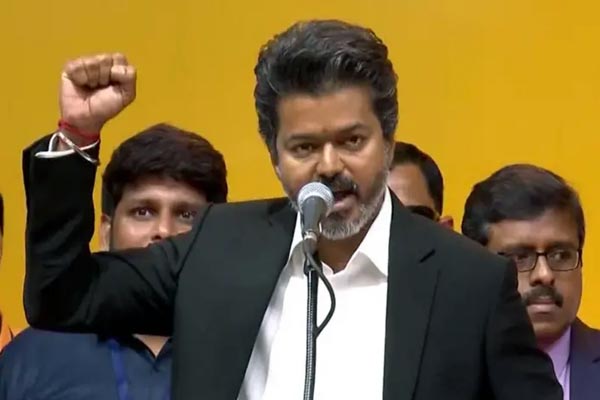 तमिलनाडु में बदला सियासी इतिहास, विजय बने नए मुख्यमंत्री 1 01 14