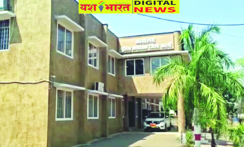 खुलेआम घूम रहे जानलेवा हमले के आरोपी, रीठी थाना क्षेत्र के ग्राम अमगवां का मामला, किसान ने एसपी से लगाई न्याय की गुहार, कहा : रीठी पुलिस ने साधारण धाराओं में दर्ज किया मामला 1 03 33