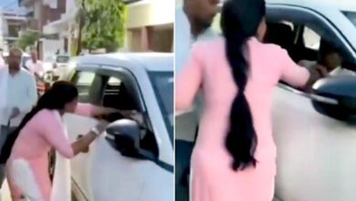इश्क, धोखा और सड़क पर संग्राम! बाराबंकी में महिला ने प्रधान का गिरेबान पकड़कर जड़ा मुक्का 6 04 32
