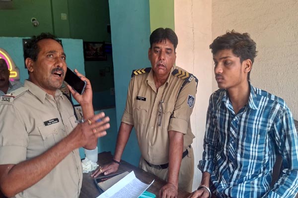 धनवंतरी चौक स्थित होटल में महिला की लाश मिलने से सनसनी, बिना आईडी के कमरा देने पर जांच शुरू 1 04 7