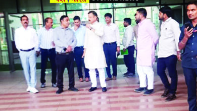 राजस्व अधिकारी को जिला शिक्षा अधिकारी बनाने से आक्रोश, सवर्ण अधिकारी कर्मचारी संगठन ने शिक्षा मंत्री व मुख्यमंत्री से की शिकायत, हटाया नहीं गया तो प्रदेश व्यापी आंदोलन की चेतावनी 3 50