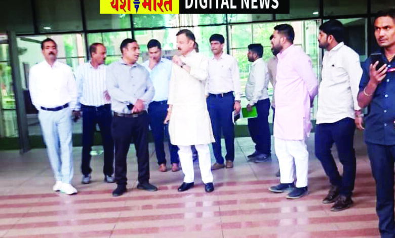 राजस्व अधिकारी को जिला शिक्षा अधिकारी बनाने से आक्रोश, सवर्ण अधिकारी कर्मचारी संगठन ने शिक्षा मंत्री व मुख्यमंत्री से की शिकायत, हटाया नहीं गया तो प्रदेश व्यापी आंदोलन की चेतावनी 1 50