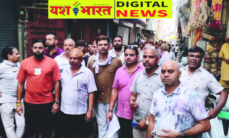 इंदरवार थाने से रहस्यमय तरीके से लापता हो गया बरही का सराफा कारोबारी, लूट का माल खरीदने के आरोप में इंदवार ले गई थी पुलि, पलझा और घुनघुटी में सराफा कारोबारी से हुई लूट से जुड़े तार, बरही पहुंची इंदवार पुलिस से व्यापारियों ने पूछा - कहां है बंटी! 1 53