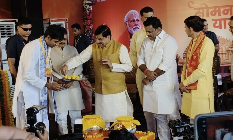 मुख्यमंत्री डॉ. मोहन यादव ने किया सोमनाथ यात्रा का शुभारंभ रानी कमलापति रेलवे स्टेशन से रवाना हुए श्रद्धालु, भक्तिमय माहौल में हुआ आयोजन 1 IMG 20260507 WA0027