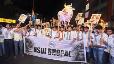 गौ माता को राष्ट्र पशु घोषित करने और छात्र संघ चुनाव बहाली की मांग पर एनएसयूआई का विशाल मशाल जुलूस 7 IMG 20260511 WA0079