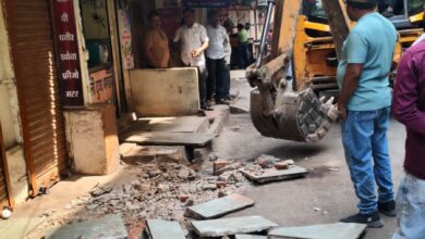 खोवा मंडी में चला निगम का बुलडोजर, सड़क और नालियों से हटे अतिक्रमण 7 IMG 20260513 WA0040