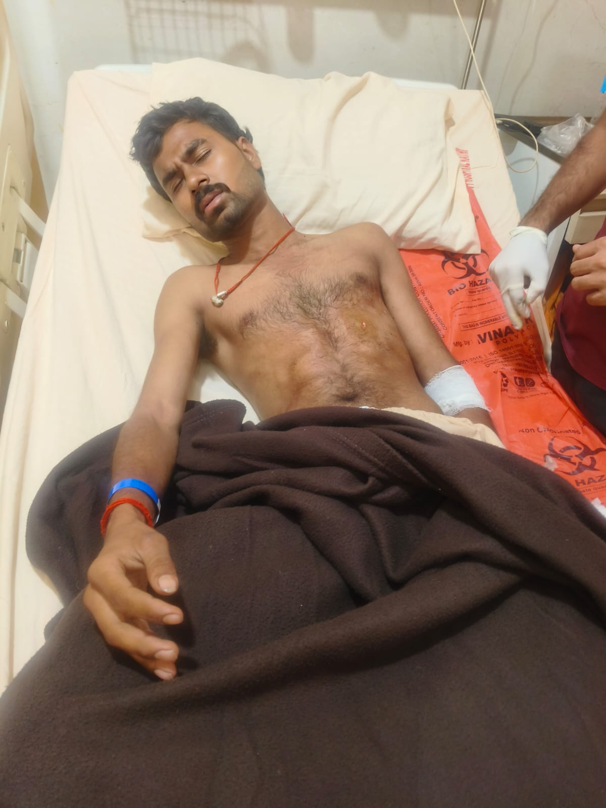 शादी समारोह में विवाद के बाद चाकूबाजी, 4 गंभीर घायल कटनी जिला अस्पताल में दाखिल 4 IMG 20260514 WA1011