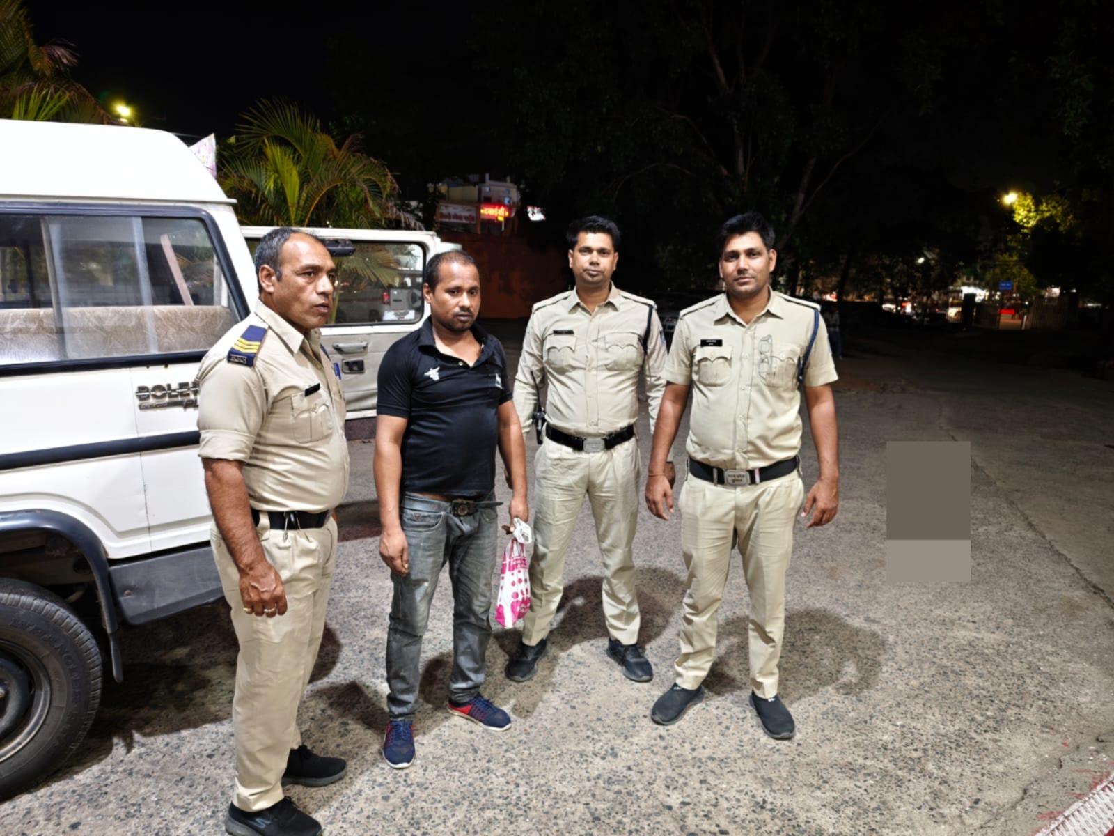 गढ़ा पुलिस ने एक ही रात में दबोचे 20 स्थायी वारंटी जिलेभर में चली कॉम्बिंग गश्त, 234 वारंट तामील 2 IMG 20260524 WA0071