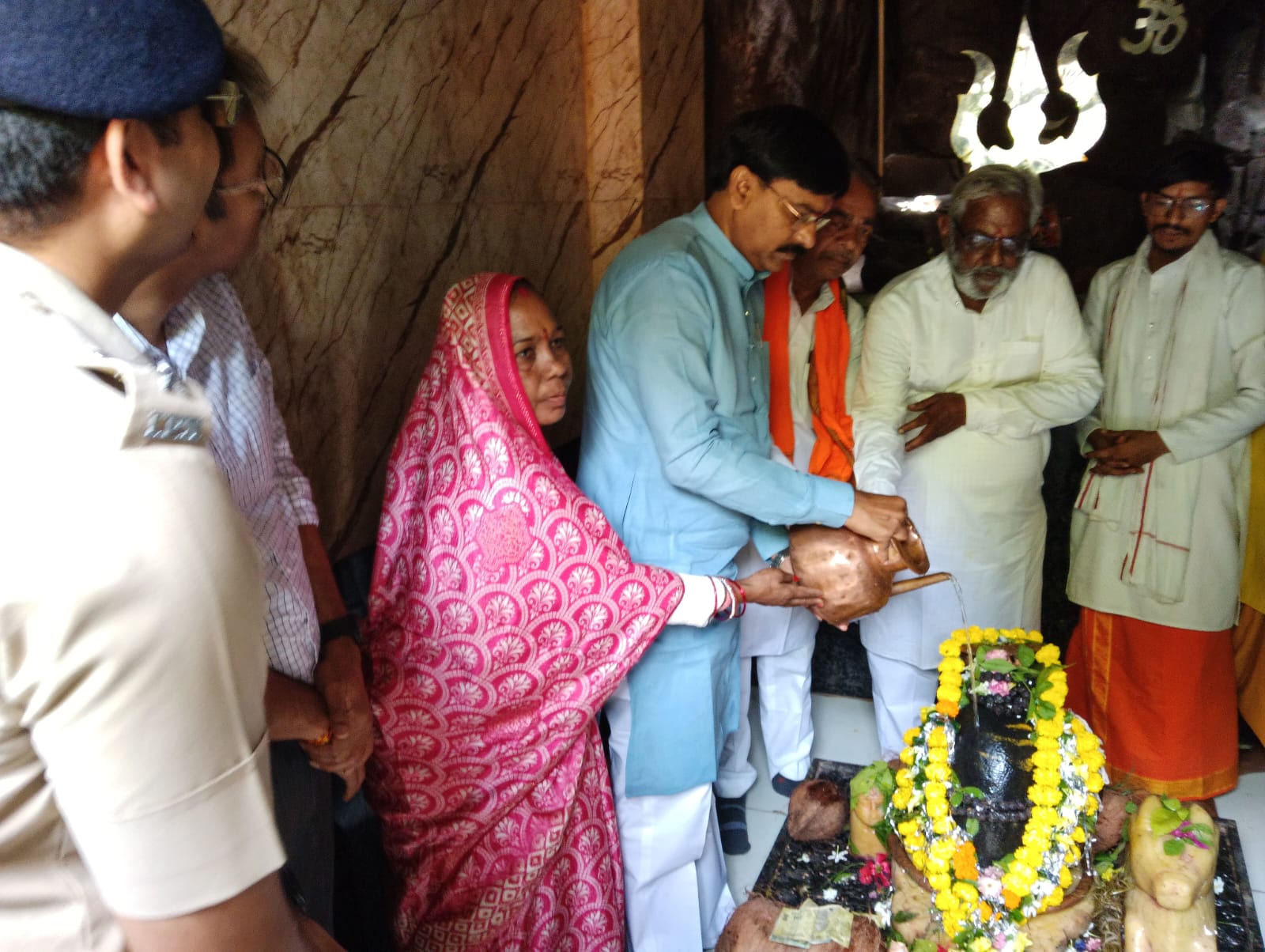 राज्यमंत्री धर्मेंद्र लोधी ने रूपनाथ धाम में श्रमदान कर दिया जल संरक्षण का संदेश, जिले के मुख्य समारोह में मुख्य अतिथि के बतौर हुए शामिल, जल गंगा संवर्धन अभियान 5 IMG 20260525 WA0978