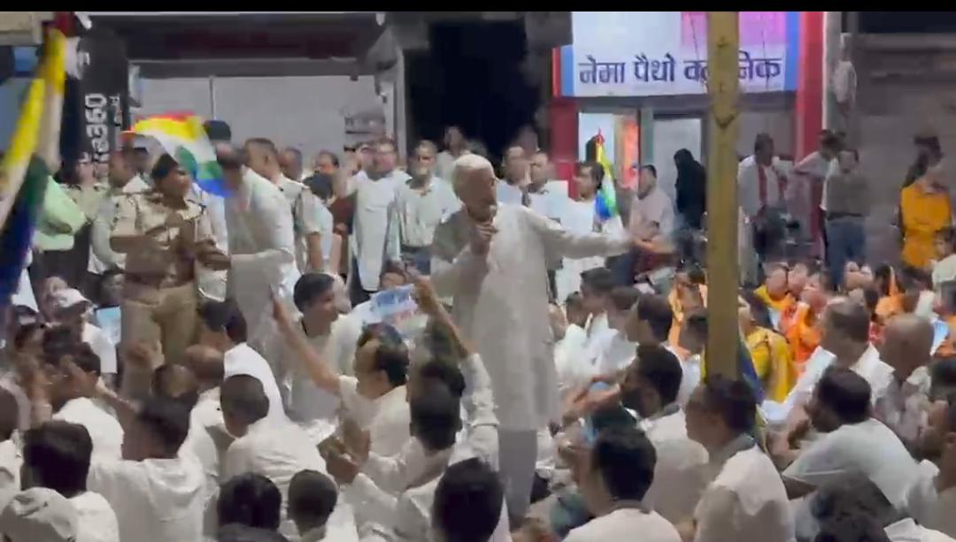 जैन समाज ने निकाला मौन जुलूस, कोतवाली के बाहर दिया धरना, विधायक भी पहुंचे, कलेक्टर-एसपी को बुलाने की मांग 8 IMG 20260525 WA11901
