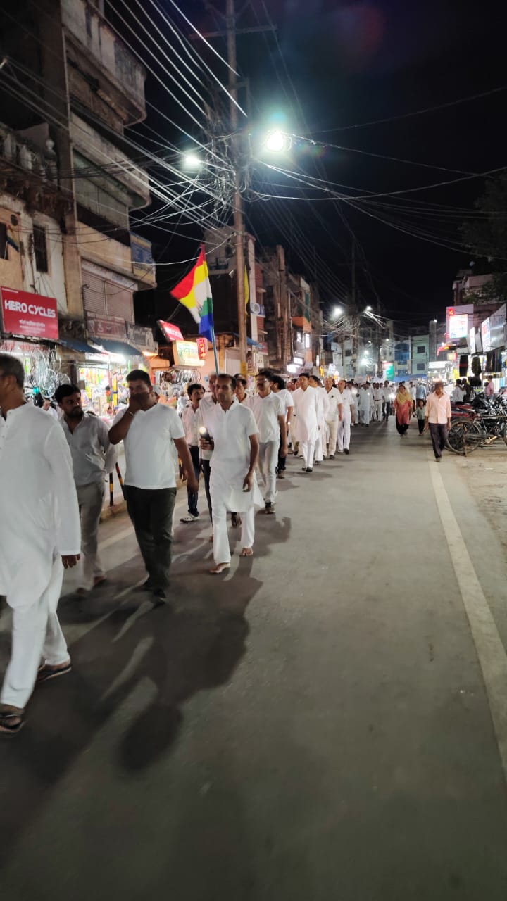 जैन समाज ने निकाला मौन जुलूस, कोतवाली के बाहर दिया धरना, विधायक भी पहुंचे, कलेक्टर-एसपी को बुलाने की मांग 2 IMG 20260525 WA1206