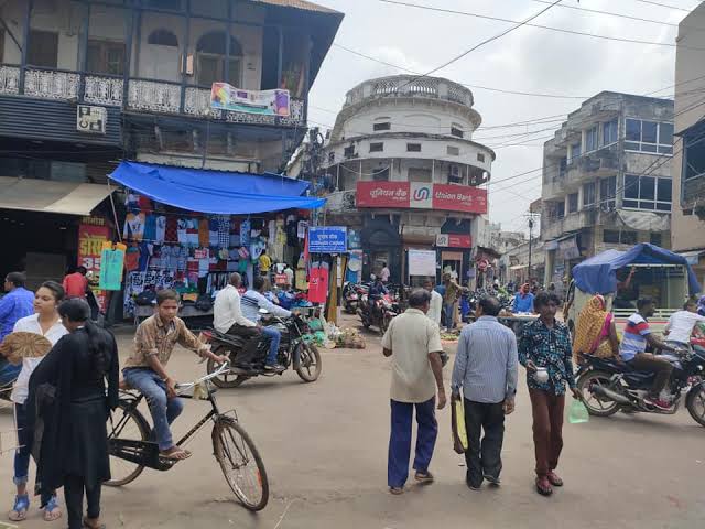 जाम को रोकने अब दक्षिणमुखी हनुमान मंदिर मार्ग पर मंगलवार-शनिवार को ट्रैफिक डायवर्जन, सुभाष चौक से मंदिर की ओर बनेगा वन-वे पैदल कॉरिडोर 4 IMG 20260526 WA0951