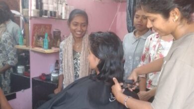 व्यावसायिक शिक्षा से आत्मनिर्भर बन रहे विद्यार्थी, ब्यूटी एंड वेलनेस ट्रेड के छात्रों को दी जा रही ऑन जॉब ट्रेनिंग 12 IMG 20260523 122804