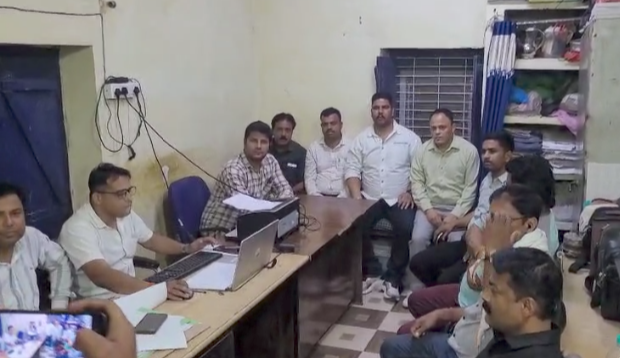 लोकायुक्त की बड़ी कार्यवाही : 80 हजार की रिश्वत लेते शिक्षा विभाग के तीन कर्मचारी रंगे हाथ ट्रैप 1 Screenshot 20260505 131542.WhatsApp