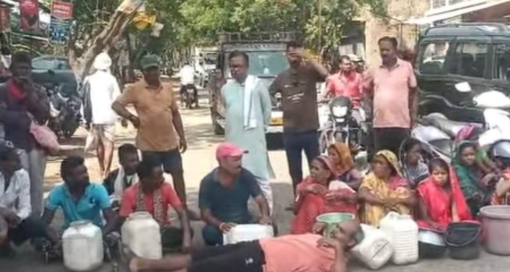 पेयजल संकट : आक्रोशित ग्रामीणों ने किया चक्काजाम, थम गया डिंडोरी-शहडोल मार्ग, मंत्री ने ठेकेदार पर एफआईआर और ब्लैकलिस्ट करने के दिए निर्देश 1 Screenshot 20260519 161700.WhatsApp
