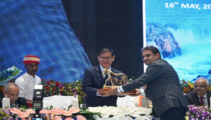 फाउंटेन पेन से लिखा संविधान अब एआई के दौर में पहुंचा सुप्रीम कोर्ट जस्टिस एन. कोटेश्वर सिंह 1 Untitled 2 copy 9
