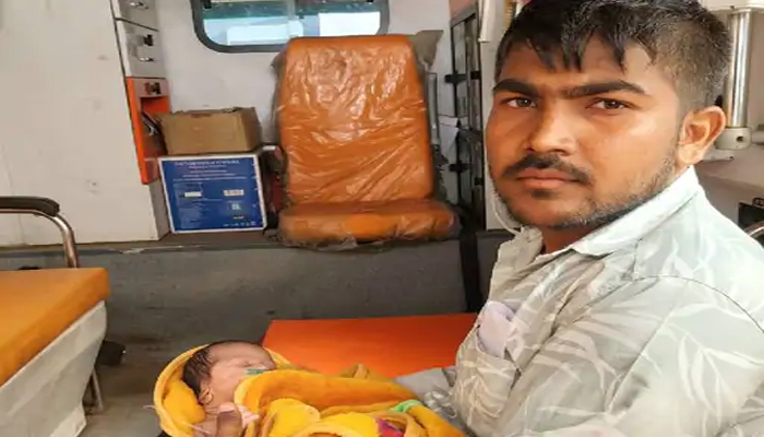 मां की गोद में मुस्कुराने से पहले की जिंदगी से जंग, 8 दिन की मासूम को एयर एम्बुलेंस से भेजा गया मुंबई 1 Untitled 4 copy 10