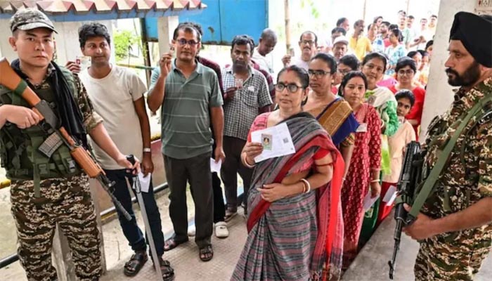 री-पोलिंग से बदलेगा खेल?— पश्चिम बंगाल में 15 बूथों पर फिर मतदान, दो चरणों के बाद सियासत गरमाई 1 Untitled 7 copy 2