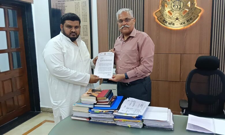 युवक से बेरहमी और धार्मिक टिप्पणी पर भड़के विधायक आतिफ अकील, ADG को सौंपा ज्ञापन 1 WhatsApp Image 2026 05 12 at 14.37.45
